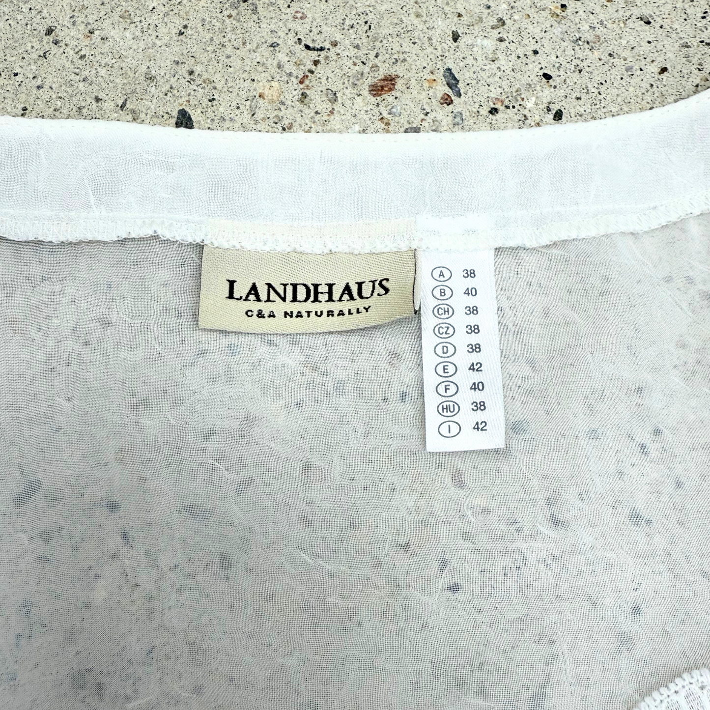 Landhaus White Puff Sleeve Cropped Top