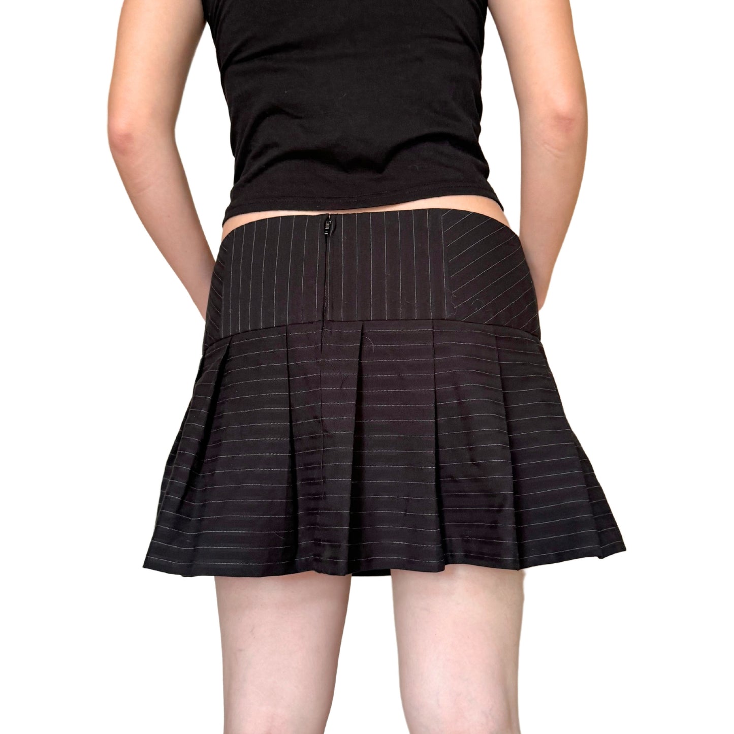 Vintage 2000s Y2k Charlotte Russe Black Pinstripe Pleated Mini Skirt