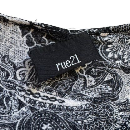 Vintage 2000s Y2k Rue21 Black White Paisley Top